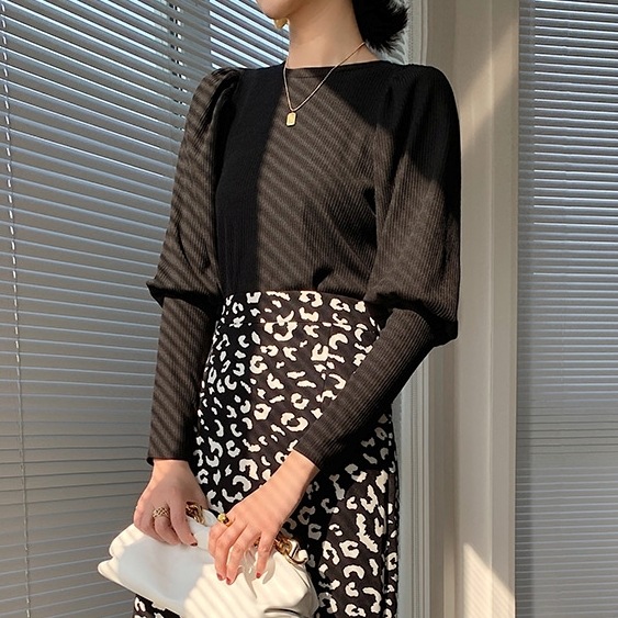 トップス カットソー 長袖 パフスリーブ ボリューム袖 マトンスリーブ クルーネック プルオーバー ミディアム丈 可愛い かわいい 大人可愛い きれいめ シンプル 上品 レトロ おしゃれ かっこいい