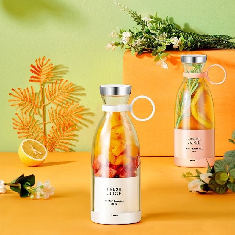 携帯用ジュースの抽出器の世帯の小さいジュースのコップの磁気再充電可能なジューサーの電気フルーツ コップの調理機械