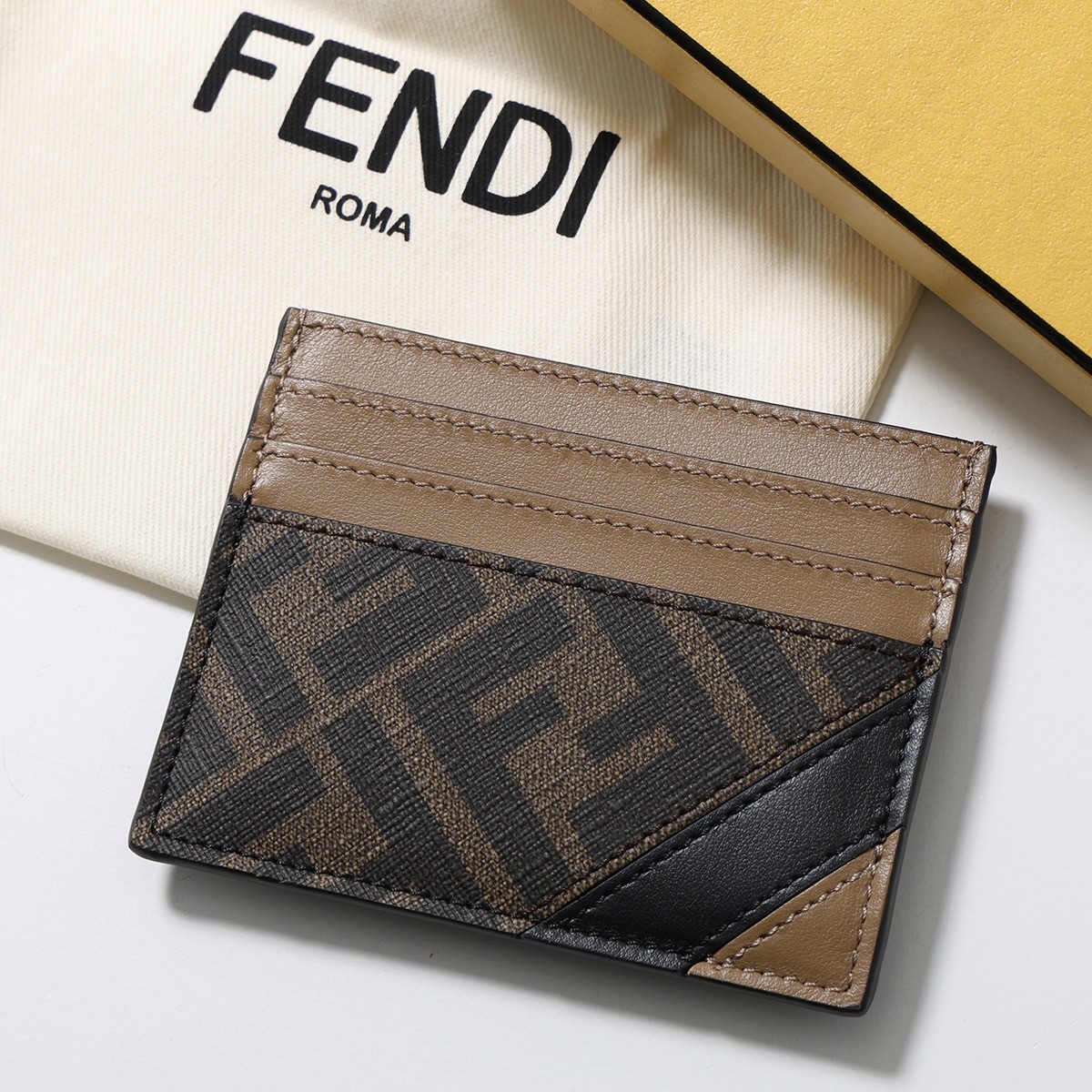 FENDI フェンディ カードケース 7M0164 AJF8 メンズ FFロゴ ミニ財布 パスケース 定期入れ F1EGA/TAB-MR+SAND+NERO