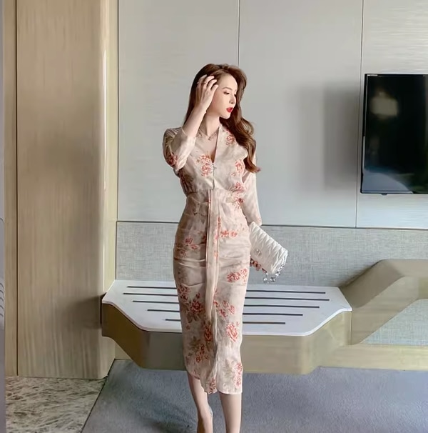 レディース ワンピース ロング 長袖 Vネック ノーカラー タイト スリム タック ギャザー シアー かわいい 大人可愛い きれいめ 上品 おしゃれ こなれ感 ガーリー エレガント モダン