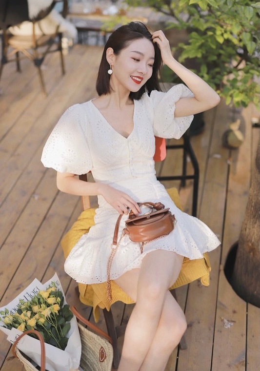 膝丈ラッフルワンピース（ホワイト）