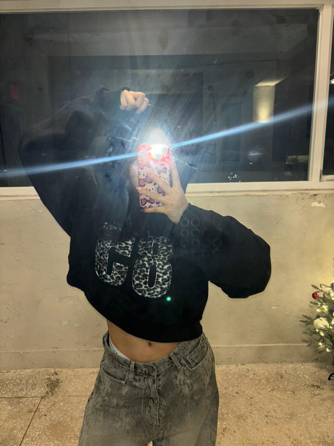 （オーナーおすすめ！！裏地起毛!!)ヒョウ柄刺繍起毛クロップフードTシャツ