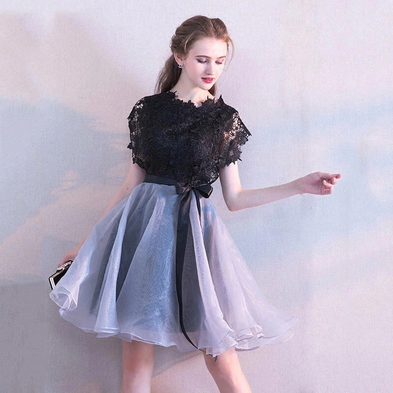 ドレス 女性 パーティー ワンピース 短め フォーマル カジュアル 卒業式 二次会 女子会 学生 ティーン 20代 30代 おしゃれ 可愛い シンプル レース 刺繍 フリル サテン 光沢 春 夏 秋