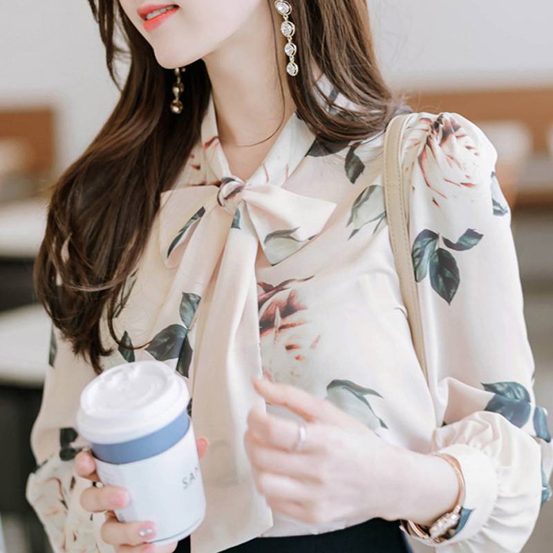 大人気 大きなバラ柄のボウタイブラウスランタンスリーブアンティーク柄プリントシフォンシャツピンクフェミニン 今っぽシアーシャツ2675