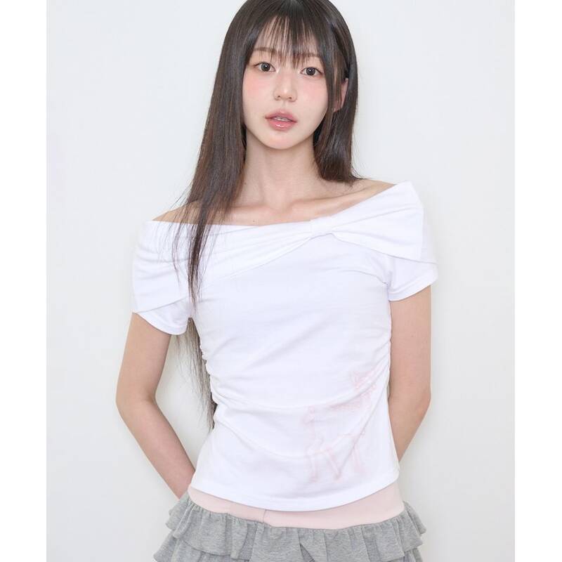 ILLIGO [ソルジンのおすすめ] セソ ディア ボウ オフショルダーTシャツ ホワイト 26SMTOP45WH 421174