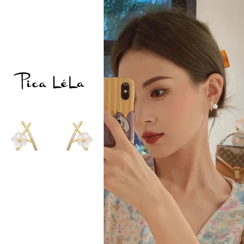 10psc韓国の小さな花の軽い贅沢な貝殻のピアスの女性の冷たい風のイヤリングの小さい大衆のデザイン感の気質の純銀のイヤリングの潮