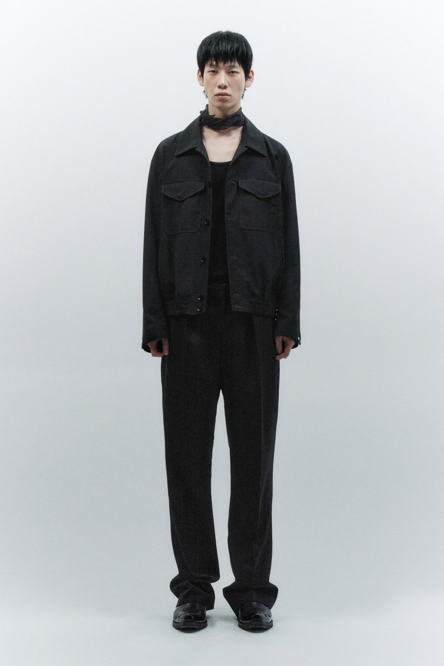 【INSILENCE】 BELTED TUCK WOOL PANTS : BLACK