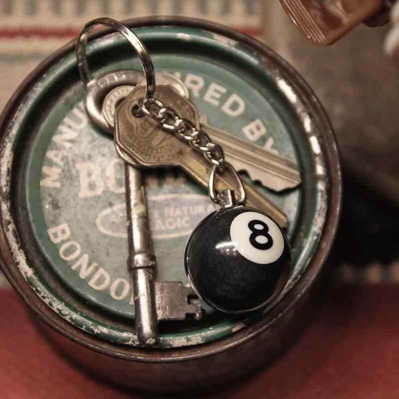 鍵 キーホルダー おしゃれ ビリヤード ボール ミニチュア チャーム クローバー リング 樹脂 25mm アクセサリー アメリカン レトロ 雑貨 黒