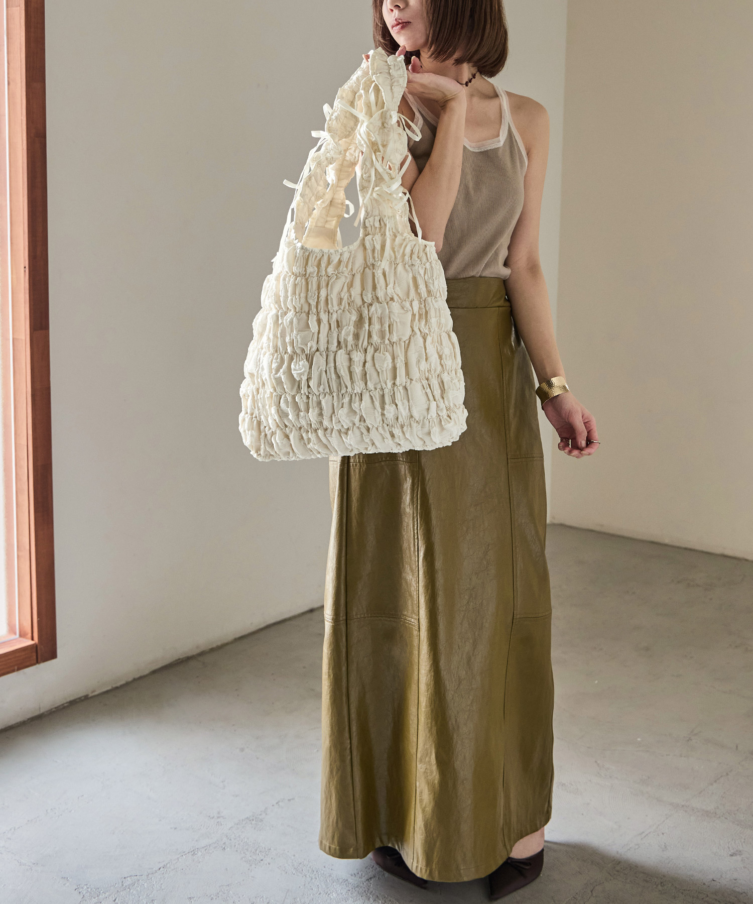 リボンフリルトートバッグ ハンドバッグ レディース フリルバッグ リボン ママバッグ 軽量 A4 ノートパソコン PC タブレット 韓国ファッション 結婚式 ドレス オケージョン パーティーバッグ