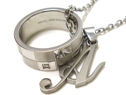 ダナスダイヤモンドイニシャルネックレス/Danasイニシャルステンレスネックレス