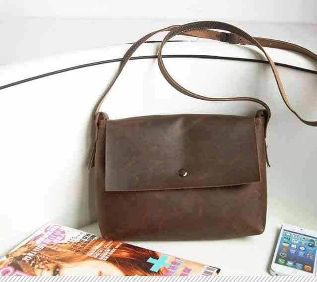 ショルダーバッグ レディース 軽量 レザー 人気 縦長 スポーティー A4 秋 春 大人 斜めがけ 旅行 2WAY ミニ 冬 赤 ブランド 夏 2ウェイ 40代 軽い トートバッグ 革 レザー 小さめ