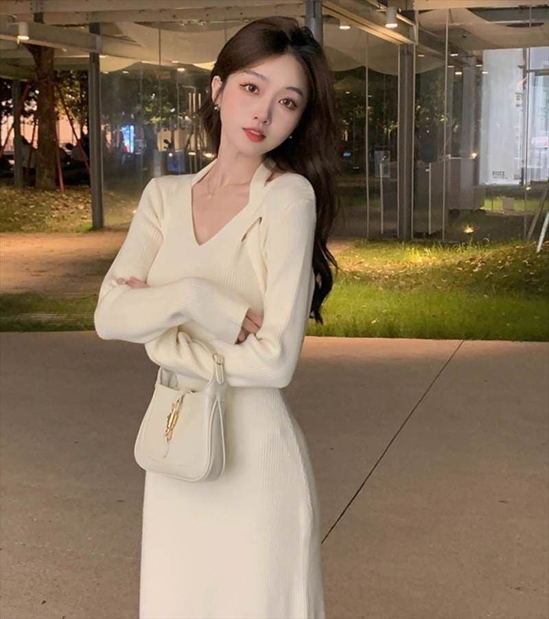 ワンピース レディース リブニットワンピース ロング丈 長袖 萌袖 Vネック ホルターネック Iライン