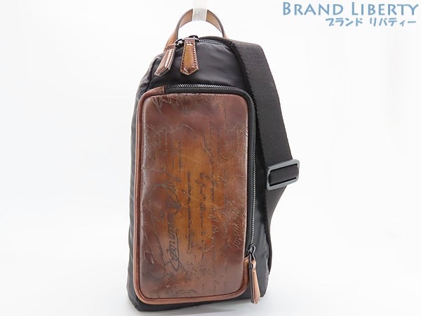 レア美品ベルルッティカリグラフィウォークアップボディバッグスリングバッグバムバッグショルダーバッグブラック