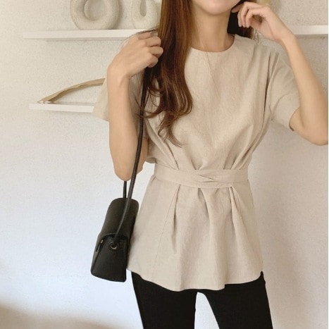 トップス シャツ チュニック 袖あり 半袖 ラウンドネック フレア セミフレア 細身 Aライン リボン ウエストマーク バックリボン ギャザー かわいい 可愛い きれいめ シンプル 上品