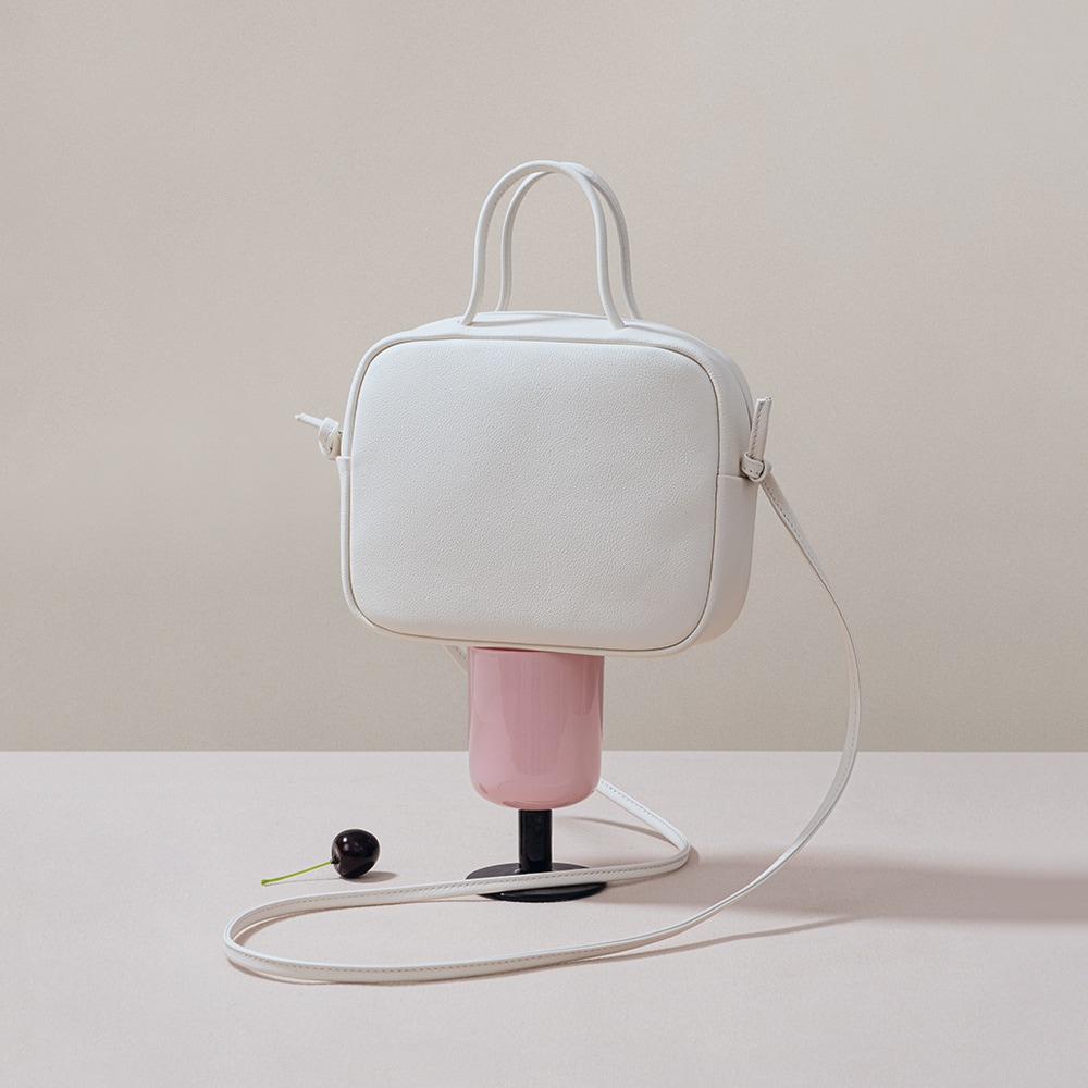 【本革 2カラー キーホルダーを贈る】トートバッグ レディース レザー革 かばん バッグ 肩掛け 本革 通勤 ゴルフ 春 冬 軽量 ビジネス レザー 2WAY 大きめ 小さ