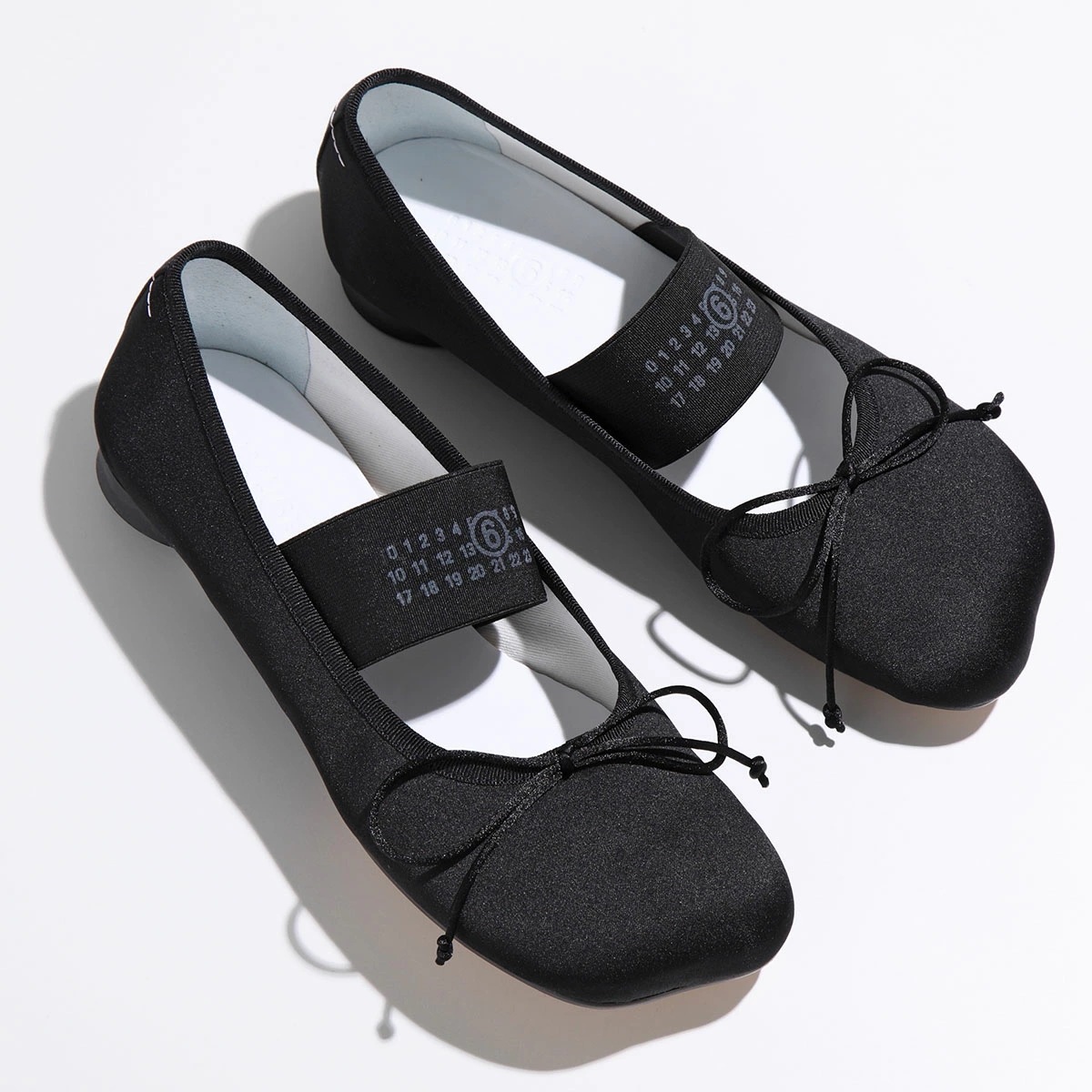 MM6 エムエムシックス メゾンマルジェラ バレエシューズ S59WZ0093 P5560 レディース アナトミック ナンバリングロゴ サテン 靴 T8013