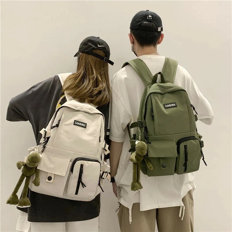 入荷全機種送 料 無 料 リュックサック サッチェルバッグ メンズ 女の子　バックパックリュック　カジュアルリュック 鞄 かわいい 大容量 通勤 通学 大人 お出掛け 便利 大きめ かばん 女子
