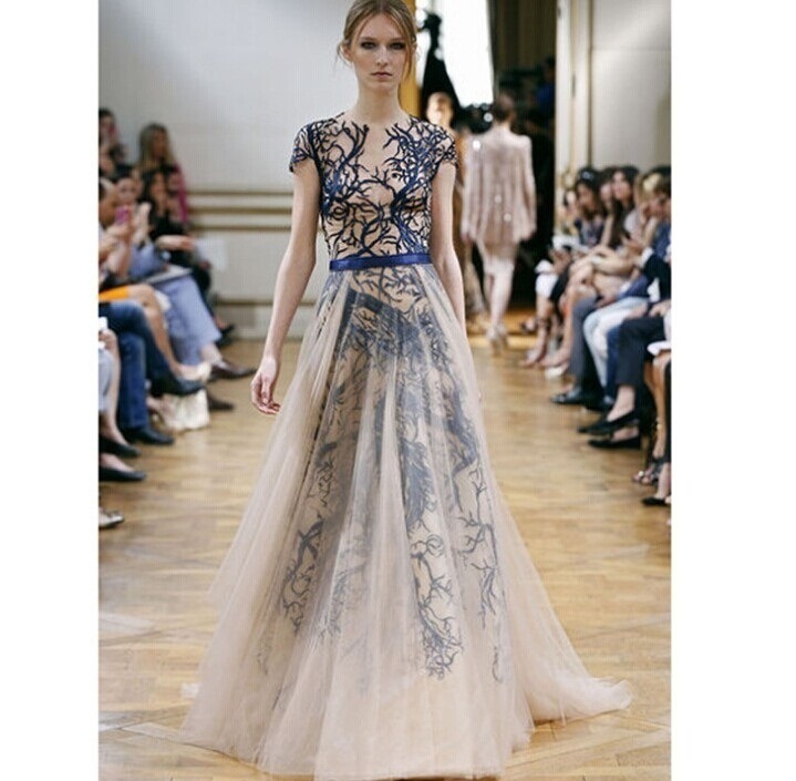 大ガーゼのスカートのドレスの花嫁介添人の上に重い刺繍見事なドレスプットは00237ドレス