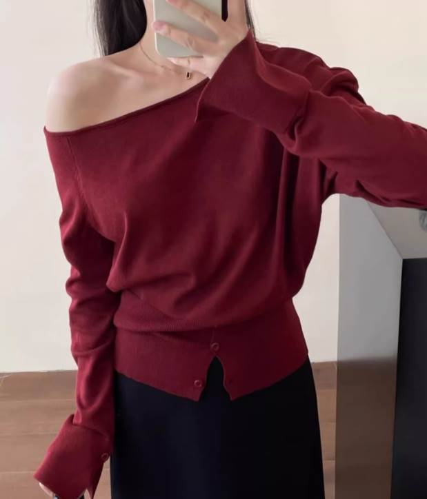 クーポン有トップス レディース ニット セーター プルオーバー 秋 裾短め 長袖 ワンショルダー デコルテきれい 鎖骨きれい スリム ハイウエスト ふっくら ボタン カラバリあり ブラック 黒 グレー