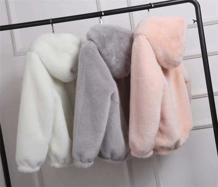 早い者勝ち と フェイクファー コート 女性 ゆったりする 可愛い ショートフード付き