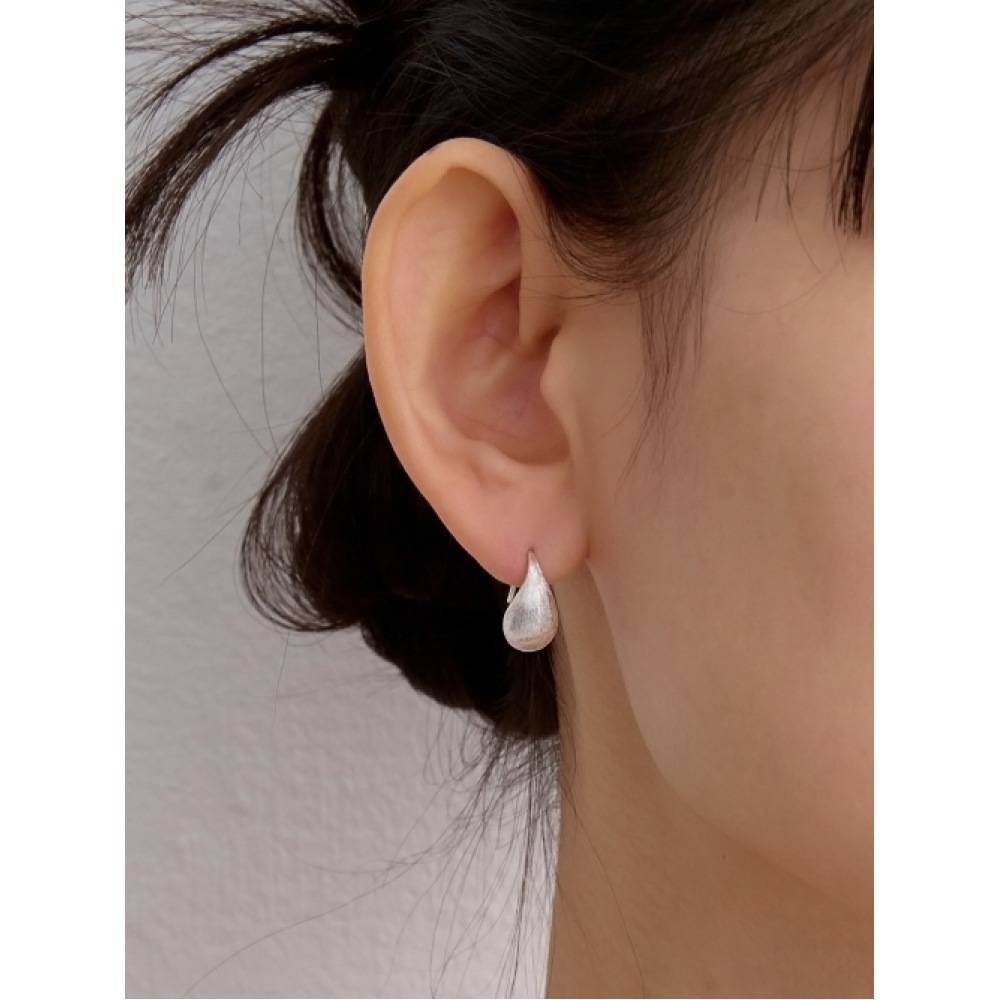 PRIMATE [シルバー925] マットドロップピアス