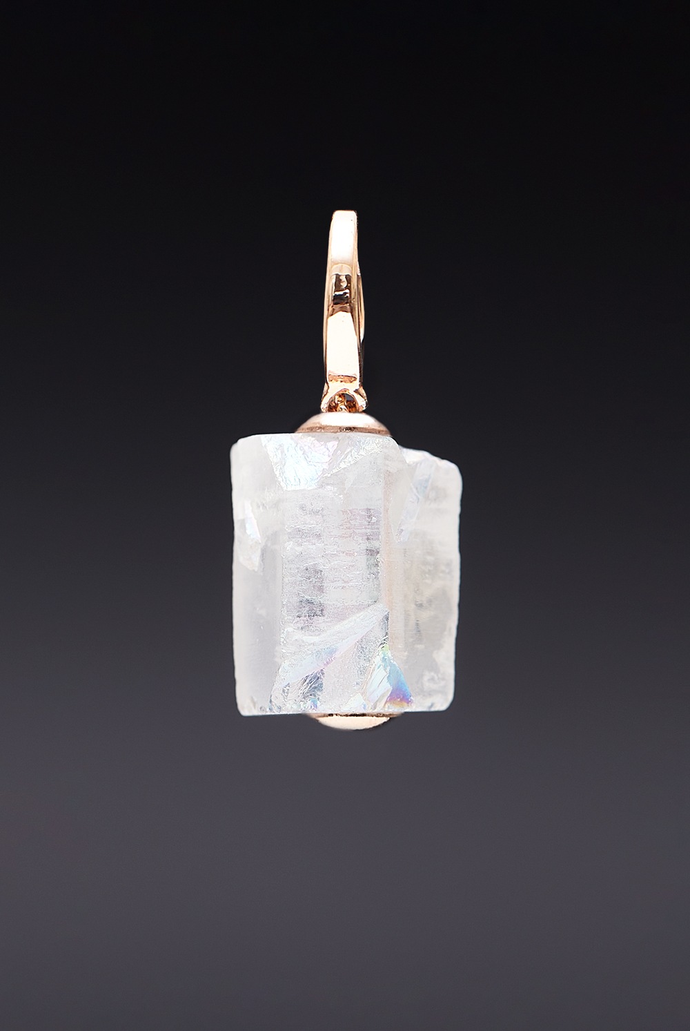 [HAZINA] White Natural Crystal Pendant