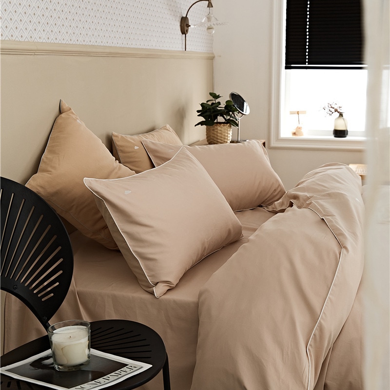 100フルコットンウール4ピースセット秋と冬の刺繍入り厚いシーツとキルトは純粋な綿ウールの綿を覆う寝具