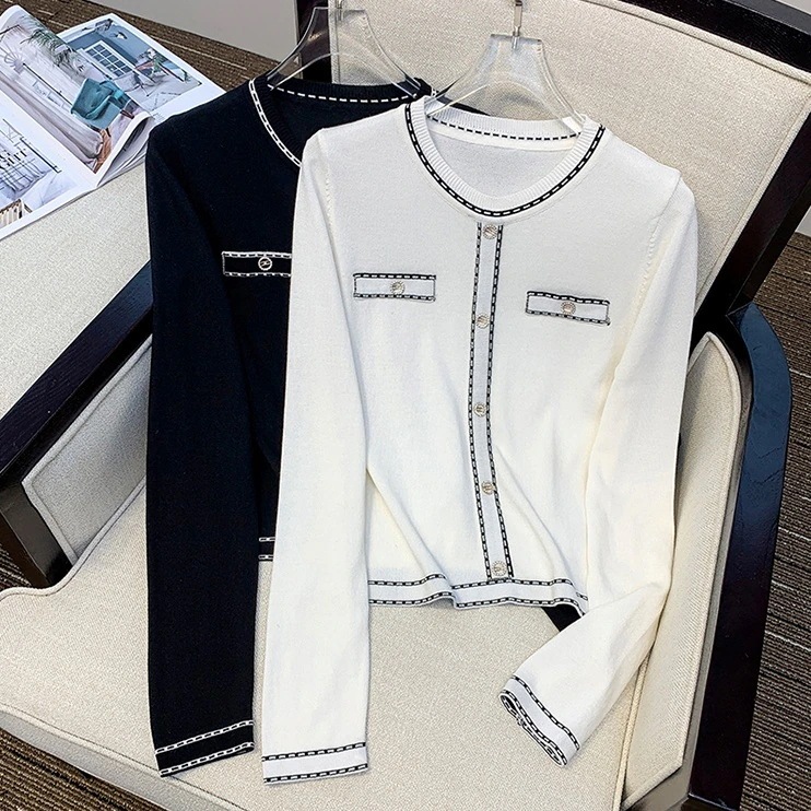 トップス ニットソー ショート ショート丈 長袖 萌袖 ラウンドネック ストレート ボタン ニット かわいい 大人可愛い きれいめ シンプル カジュアル 大人 上品 おしゃれ お洒落 大人女子