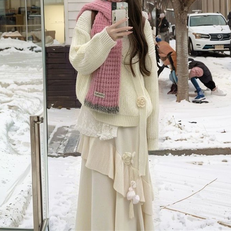 韓国風の優しくフェミニンなデザインのレディース秋冬ツーピースセット：ゆったりとしたセーターミディアム丈のフリルスカートカジュアルなセーター