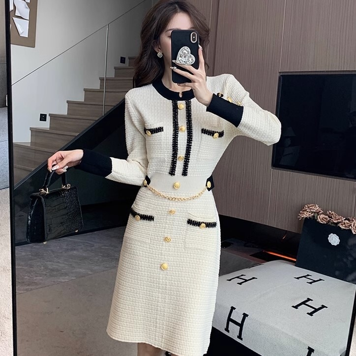 ラウンドネックニットワンピ ボタン付き ニットドレス ワンピース 高級 ニッチ ミディアム丈 長袖 ラウンドネック かわいい 大人可愛い きれいめ 大人 上品 おしゃれ お洒落 かっこいい 大人女子