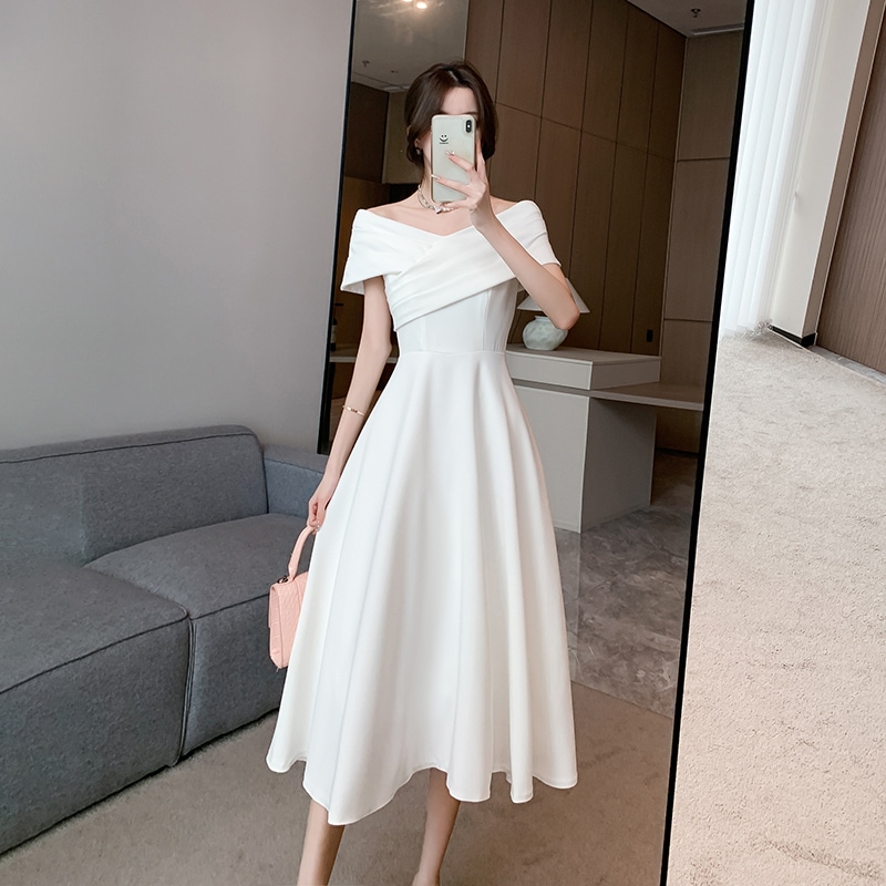 2024 新しいワンショルダーイブニングドレス女性の夏服ライト高級結婚式ニッチサテンスイング A ラインスカート