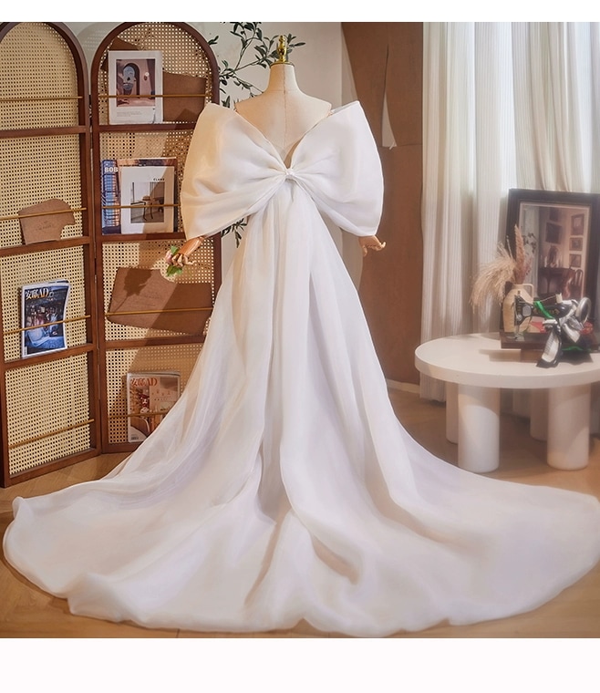 美品！ふっくら柔らかなバックリボン オフホワイト トレーン 可愛い