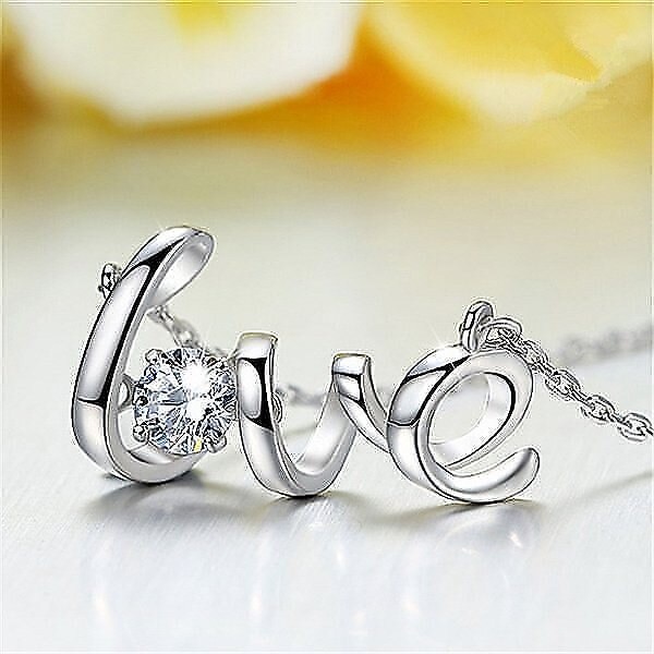 ネックレス レディース LOVE文字 一粒 ダイヤ プラチナ仕上げ シルバー925 人気 彼女 妻 プレゼント 7,462円