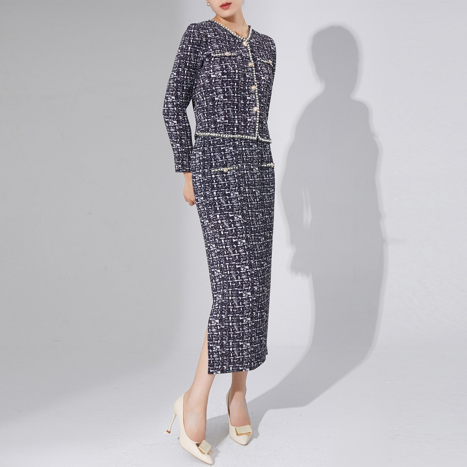 高級婦人服小香風スーツ気質カーディガン上着の中の長いタイプのオープンフォークスカートのしわ2セット