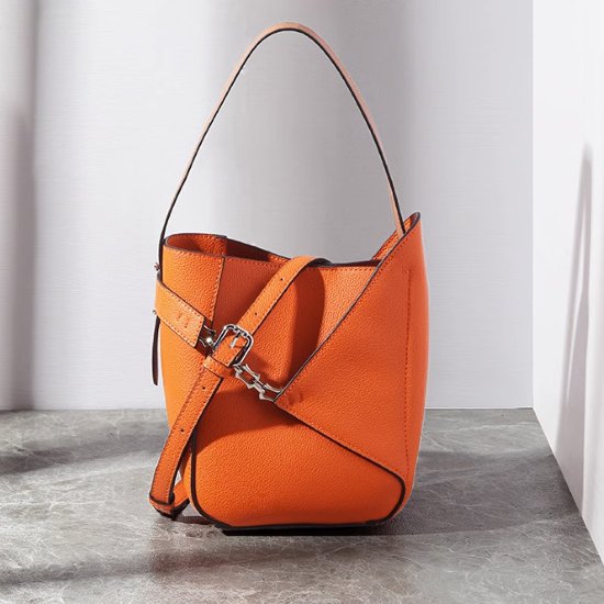 ハンドバッグ レディース バッグ 鞄 かばん ショルダーバッグ 肩掛けバッグ 斜め掛けバッグ インナーポーチ きれいめ エレガント スタリッシュ お出かけ おしゃれ バケットバッグ ワンハンドル