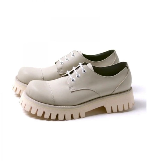 フープディドゥ 厚底トラックソールボリュームトゥシューズ アイボリー 42(26.0cm)