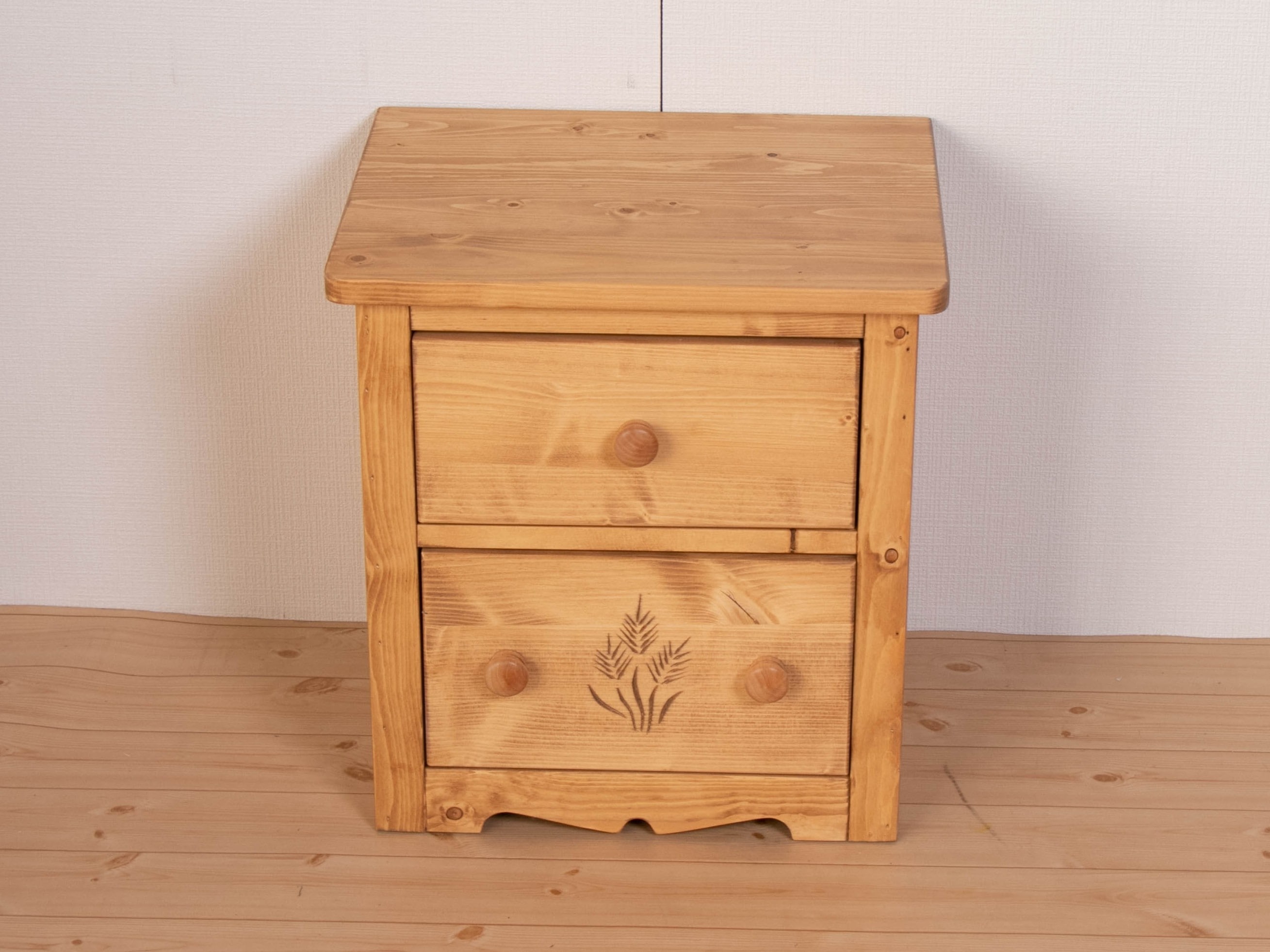 カントリー家具 ナイトテーブル 11,473円