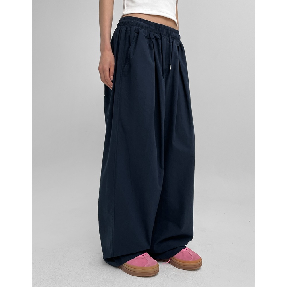 ブラックアップ (ユニセックス) なめらかなピンタックワイドバンディングパンツ