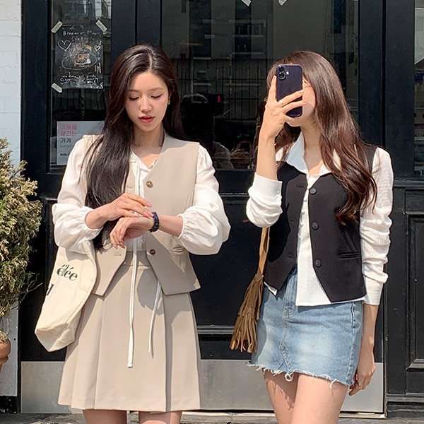 (ベストジャケット＋スカートセット/ゲストルックフォーマルルックおすすめ/パンツ裏地付き) モナエン ベストジャケット プリーツミニスカートセットアップ st2792