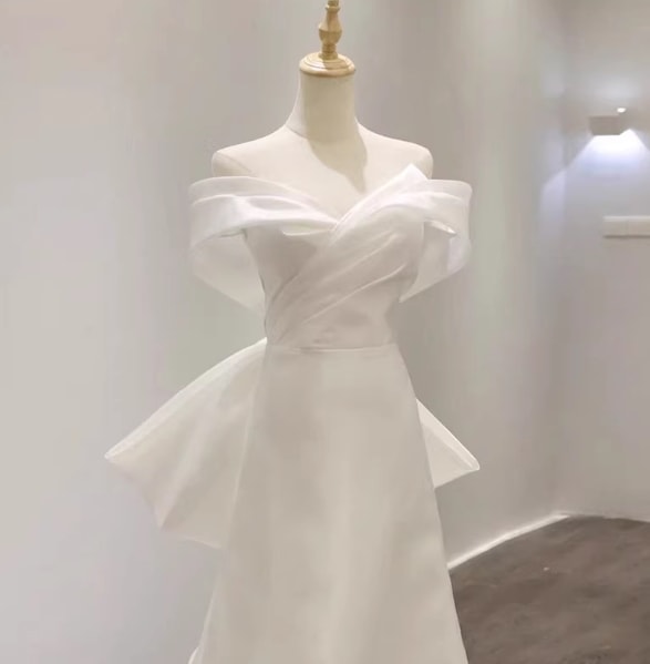 ウエディングドレス オフショルダー ハンドドレープ バックリボン 優雅なシルエット 結婚式