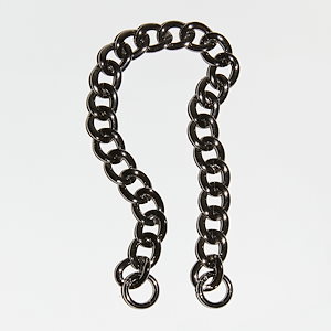 1. chunky chain 53cm