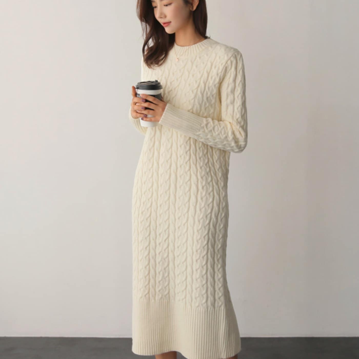 ニット スリット ワンピース ワンピドレス ミディアム丈 長袖 ラウンドネック ストレート かわいい 可愛い きれいめ シンプル カジュアル 上品 おしゃれ お洒落 可愛い 女子