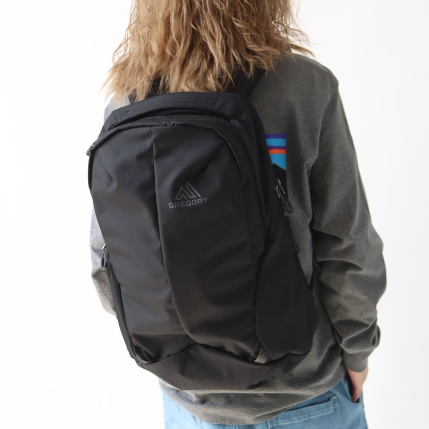 ルーヌ22 RHUNE 22L カーボンブラック アウトドア デイパック リュック 登山 通勤 通学 学生カバン アウトドア 軽量 旅行