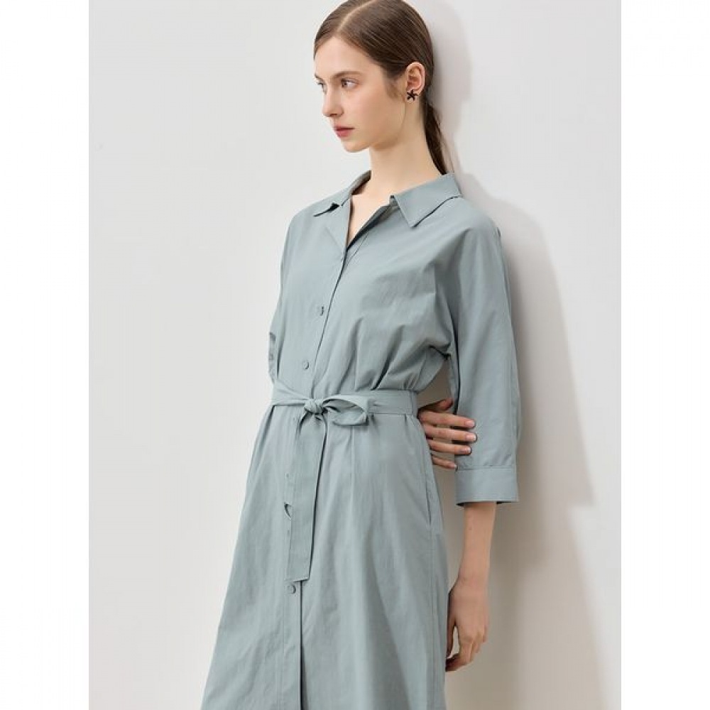 [Shess Miss] プレミアム素材で作られたエレガントなオープンカラードレス (価格:298,000ウォン)