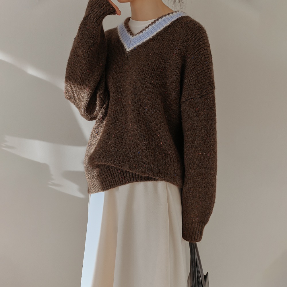 デミロンドトムルージュボカシカラーリングVネックニット