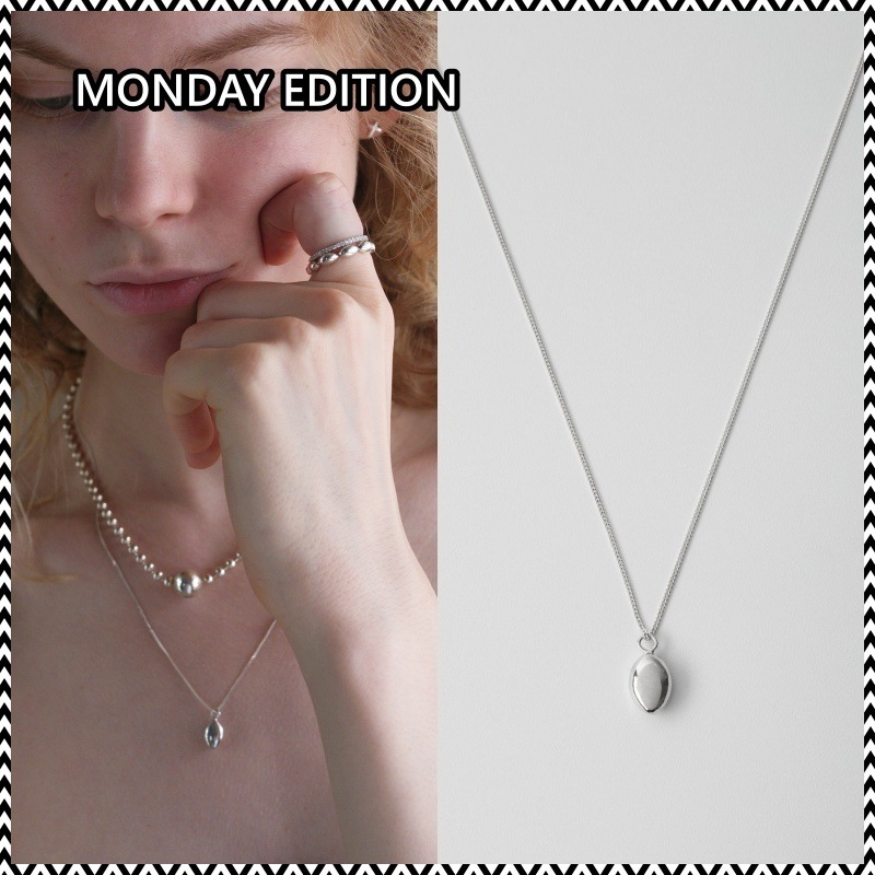 MONDAY EDITION OVAL PENDANT NECKLACE 7,880円