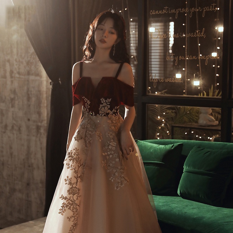 【2枚購入で 3oo円OFF】レッドドレス女性2025夏の服ブライダルセンスバンケットスリングエンゲージメントドレス