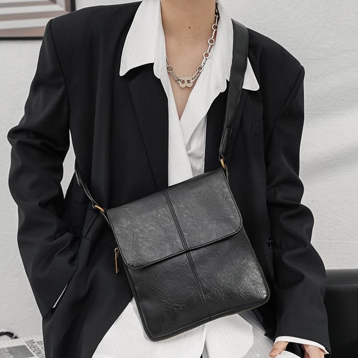 バッグ バック カバン かばん 鞄 ショルダーバッグ 肩掛けバッグ ワンショルダーバッグ 斜めがけバッグ 斜め掛けバッグ ミニショルダーバッグ サコッシュ レザーバッグ PUレザー 合皮 無地 bk0