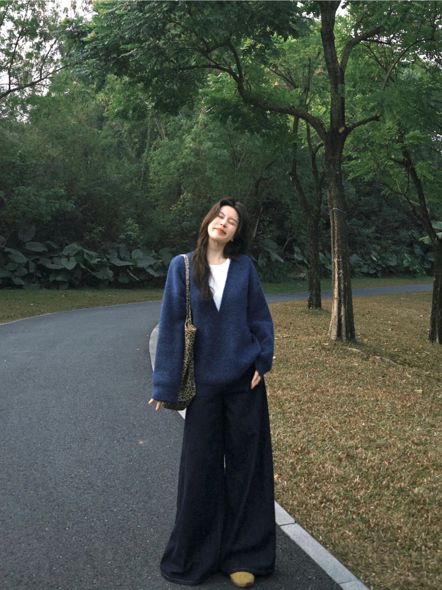 カーディガン 防寒刺繍 トップス長袖 暖かい厚手 OLへそ出しフレンチシースルーファッションレディース 羽織り 2025秋冬 オフィス ショート丈 きれいめライトニット 韓国っぽ エレガント