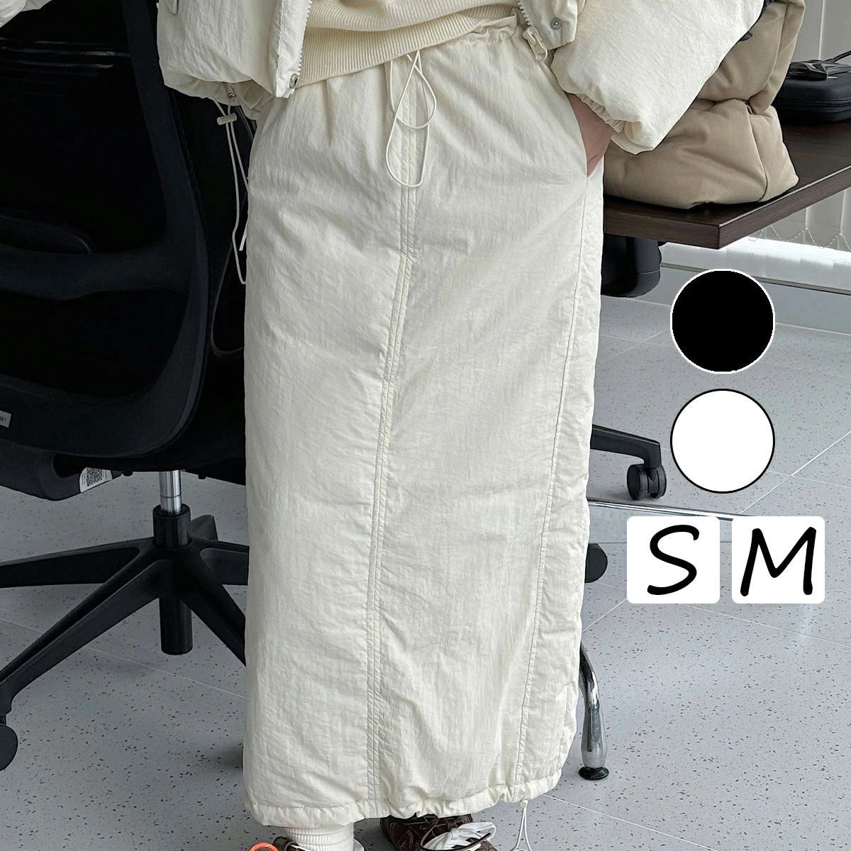 中綿 ダウンスカート ロング丈 防寒 冬 厚手 レディース マキシ丈 ポケット付き ウエストゴム 軽量 ロングスカート ボトムス 超ロング丈 Aライン アウトドア シンプル きれいめ 大人 可愛い カ